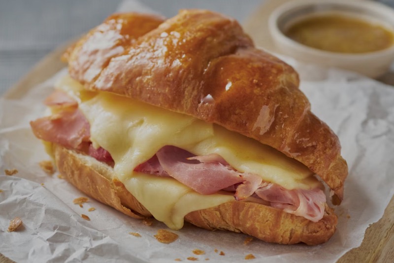 Croissant Français Jambon et Emmental – Jenni Tea 🥐✨