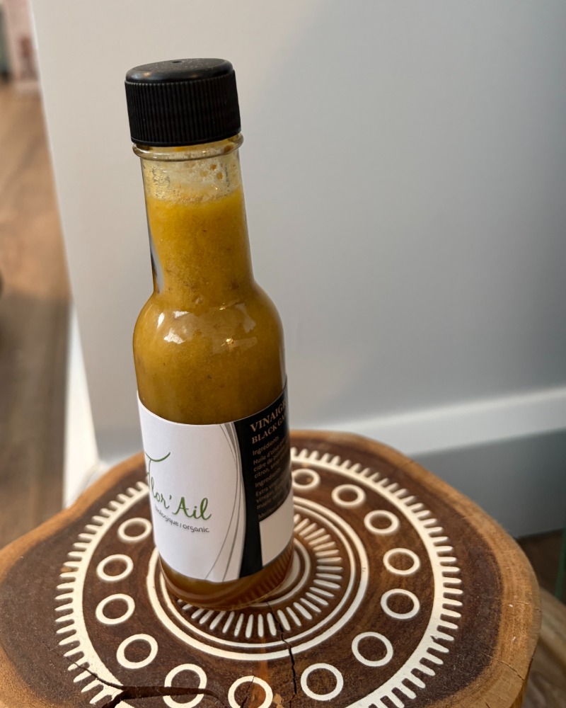 Black garlic vinaigrette sauce